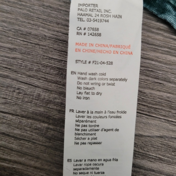 Forever 21 Emerald Velvet Crop Top - Picture 5 of 6